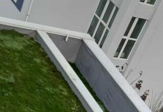 Acoperiș verde extensiv pe clinica de radiologie Medeuropa Constanța